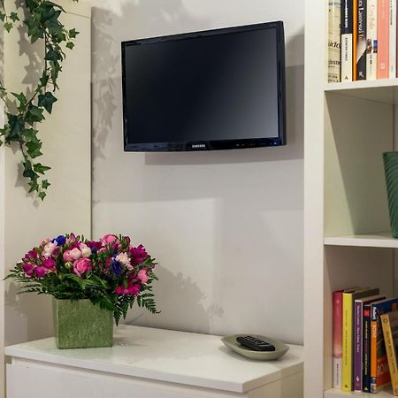 Rome As You Feel - Piazza Dei Satiri Apartments מראה חיצוני תמונה