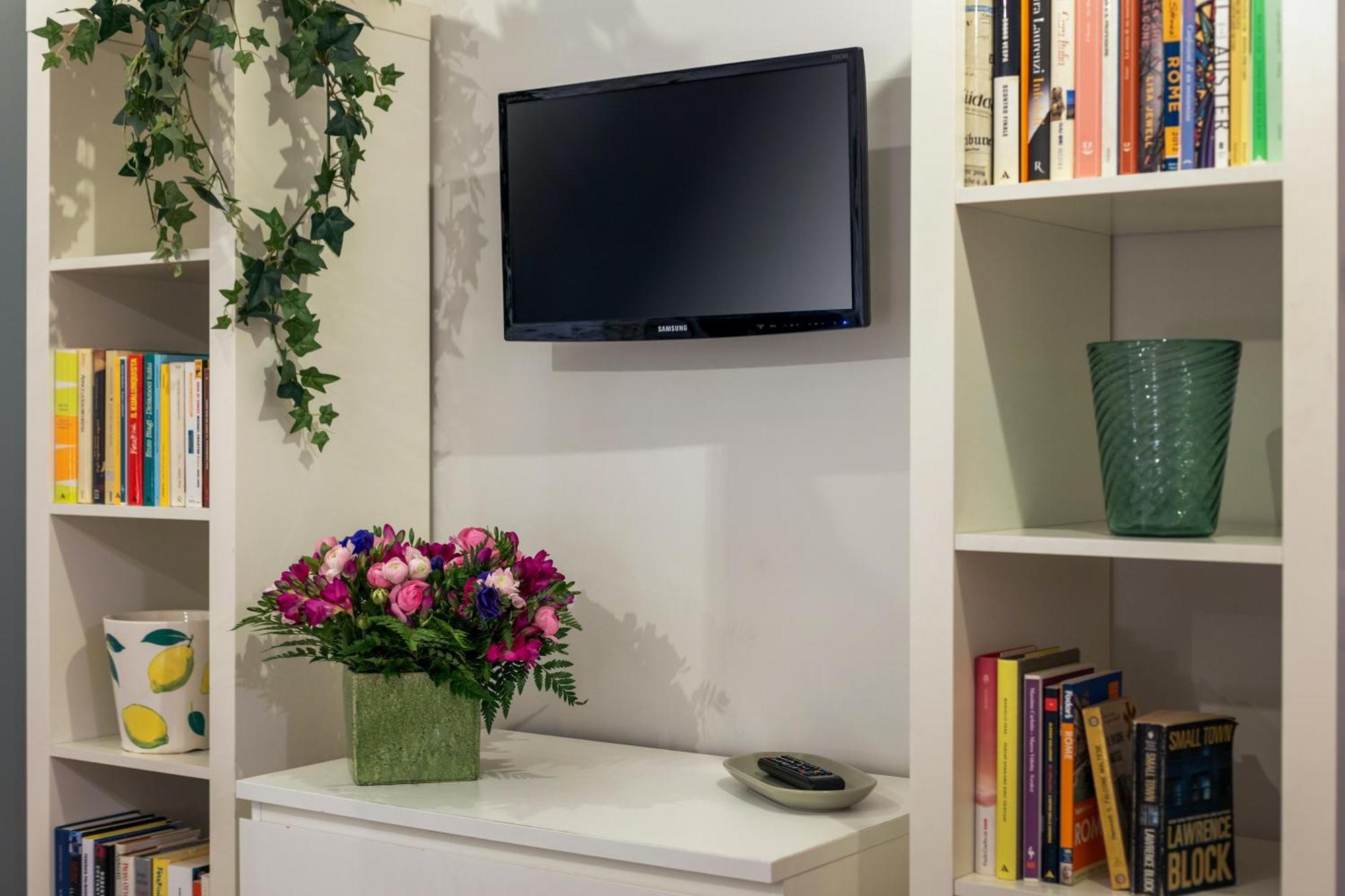 Rome As You Feel - Piazza Dei Satiri Apartments מראה חיצוני תמונה