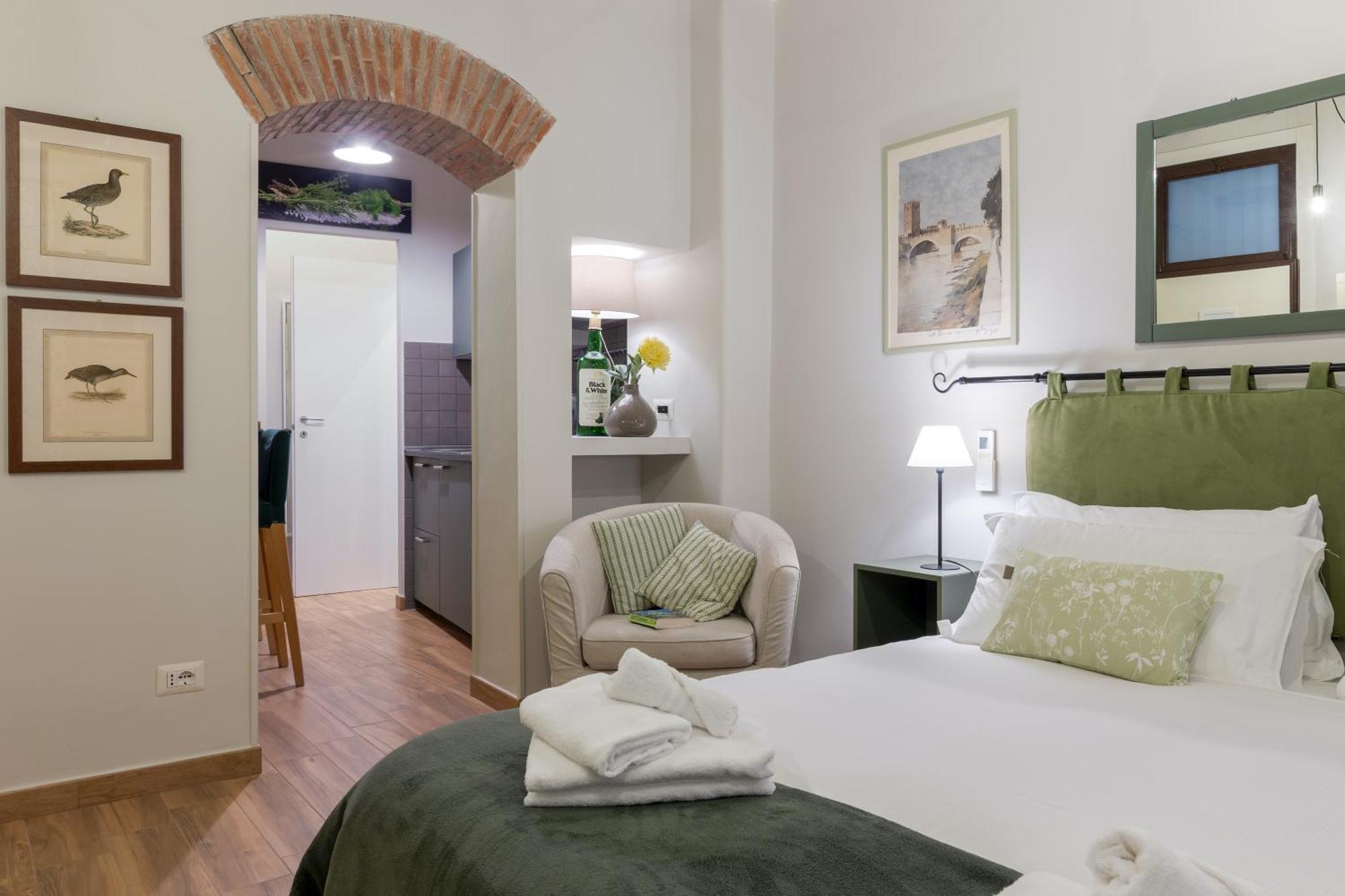 Rome As You Feel - Piazza Dei Satiri Apartments מראה חיצוני תמונה
