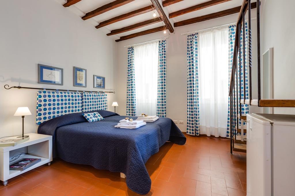 Rome As You Feel - Piazza Dei Satiri Apartments מראה חיצוני תמונה